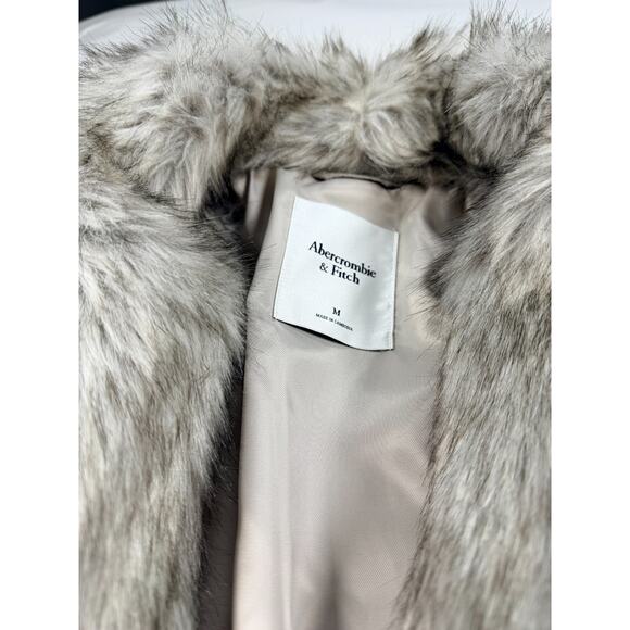 Abercrombie & Fitch Women’s Gray Faux Fur Coat – Size Medium – Unused – Luxe - Picture 2 of 6